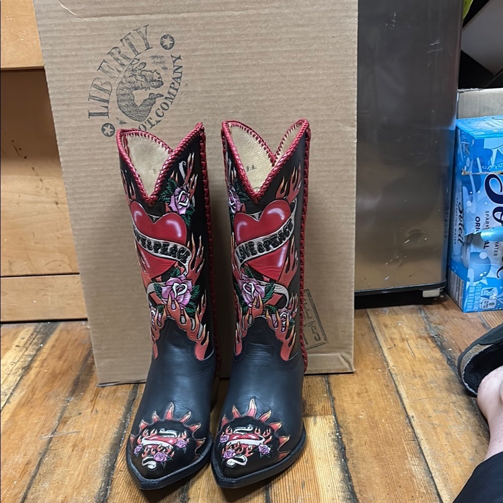 Liberty Boot Company handmade, collectible Love and Peace Boots Sz 8.